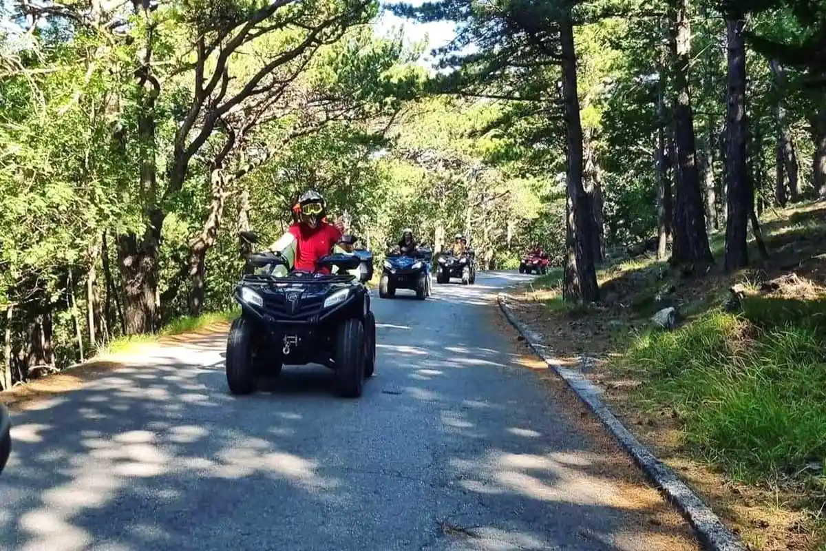 Vođena quad tura iznad Makarske s pogledom na Biokovo