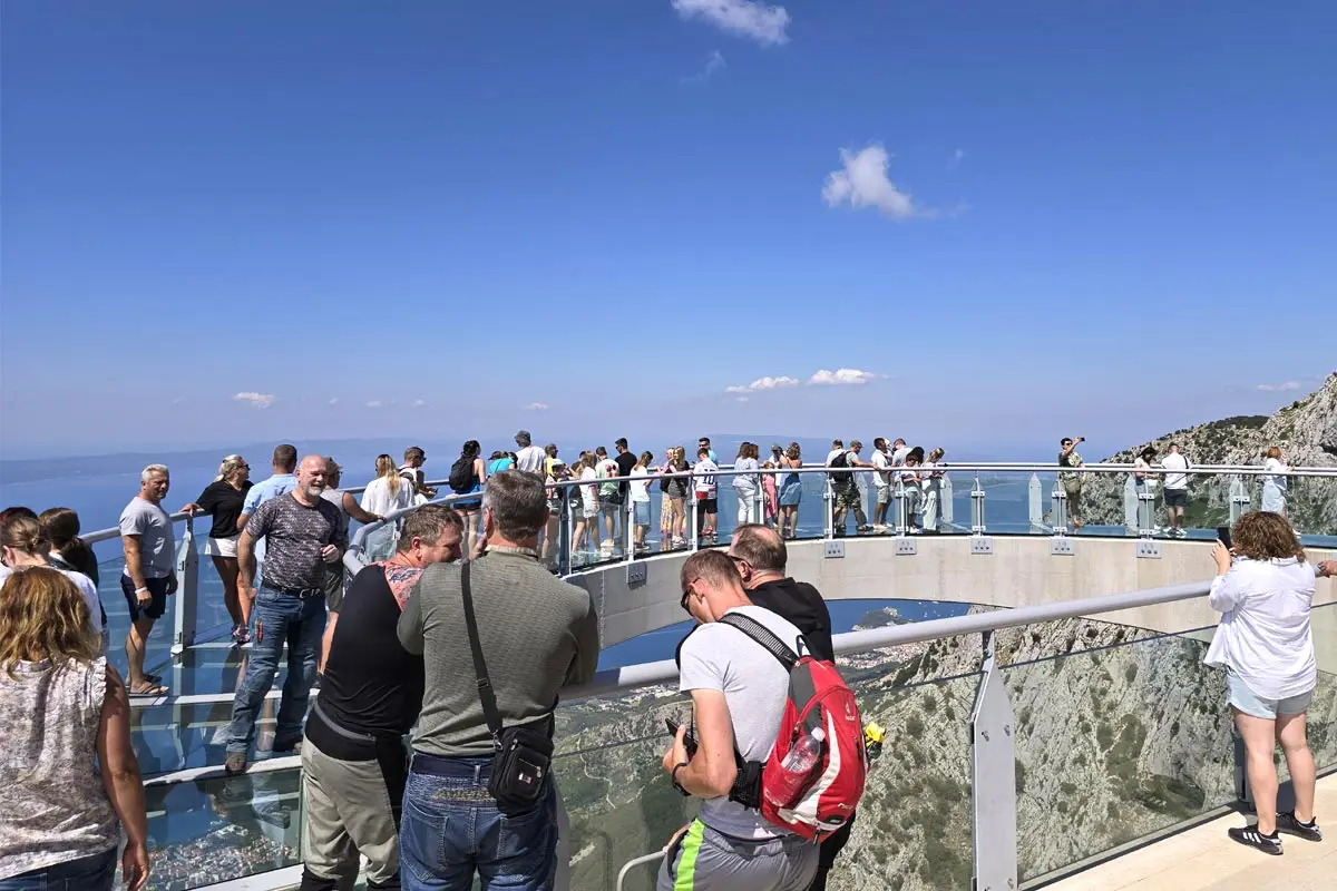 Guided group quad tour toward Biokovo Skywalk